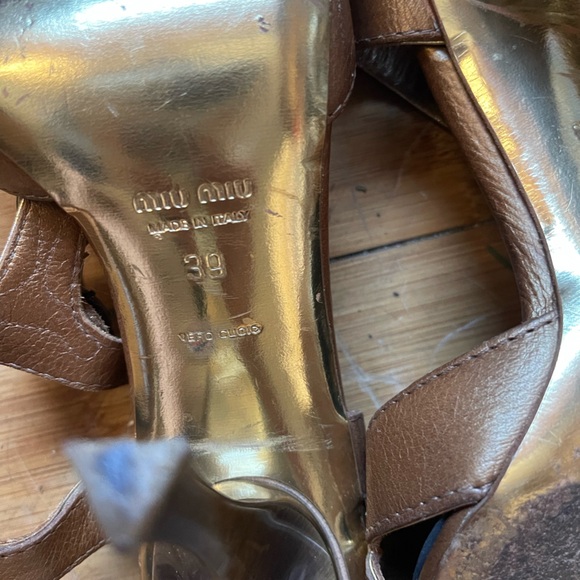 Miu Miu Gold T-Strap Sandals with Gold Beaded Embellishments - Picture 3 of 8